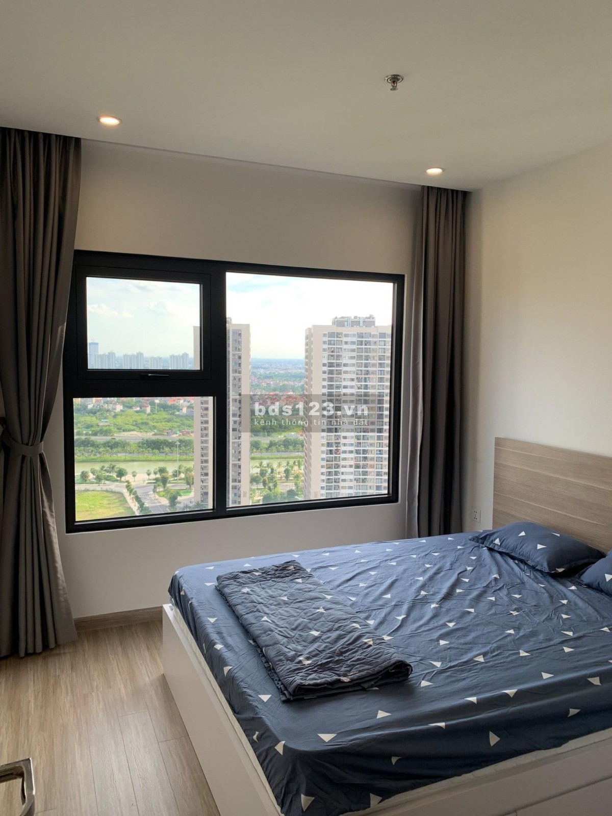 Gia đình bán nhanh căn 2N + 1VS full nội thất giá 1490 tr tại Vinhomes Ocean Park lh :0974.878.790