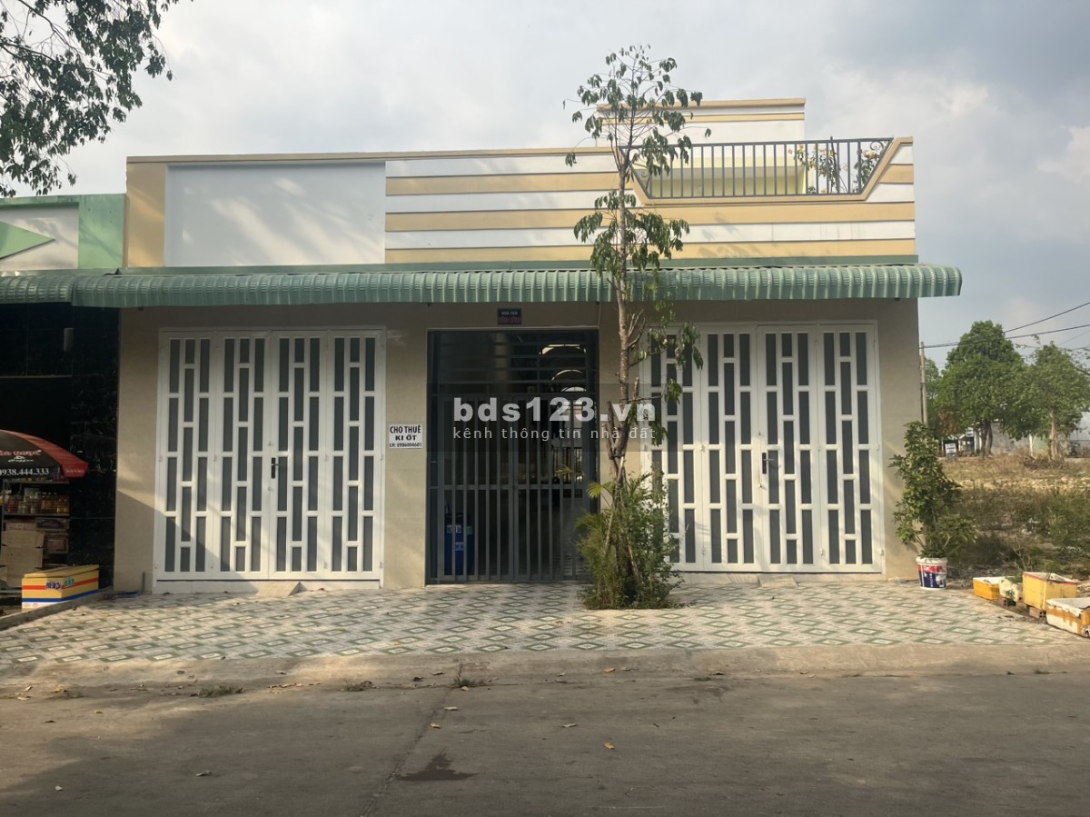 Kinh tế khó khăn gia đình bán gấp dãy trọ 10 phòng vị trí đẹp, gần KCN, chợ.