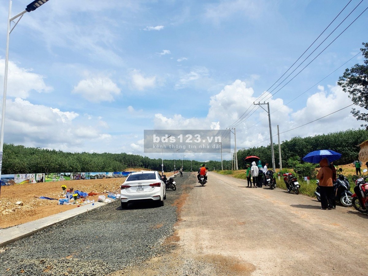 Đất ngộp Đồng Phú giá rẻ 800tr/250m2Lh:0931270041 (e.Bình)