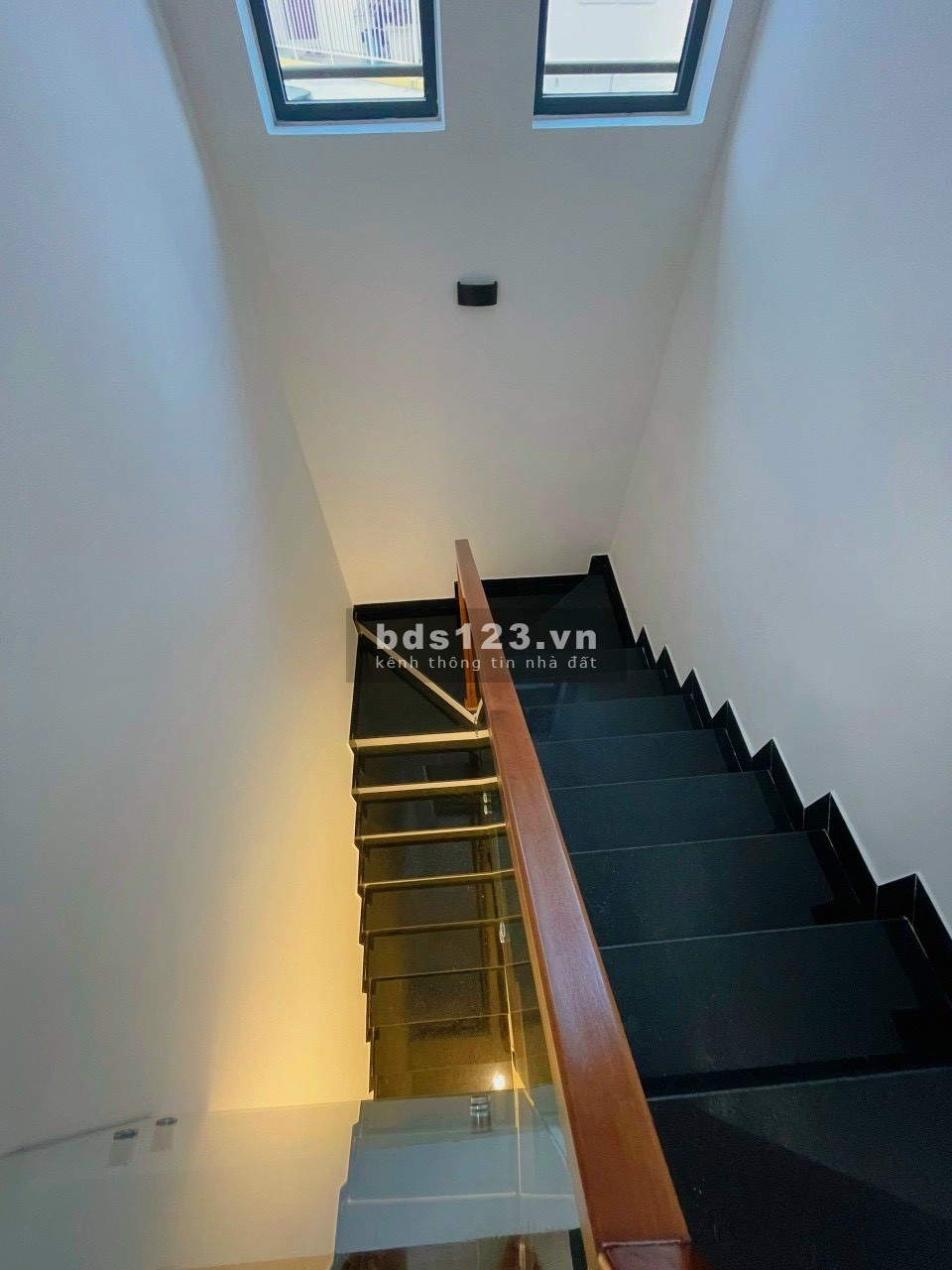 Nhà mới ngay lô Góc full nội thất - xã Vĩnh Ngọc - Nha Trang