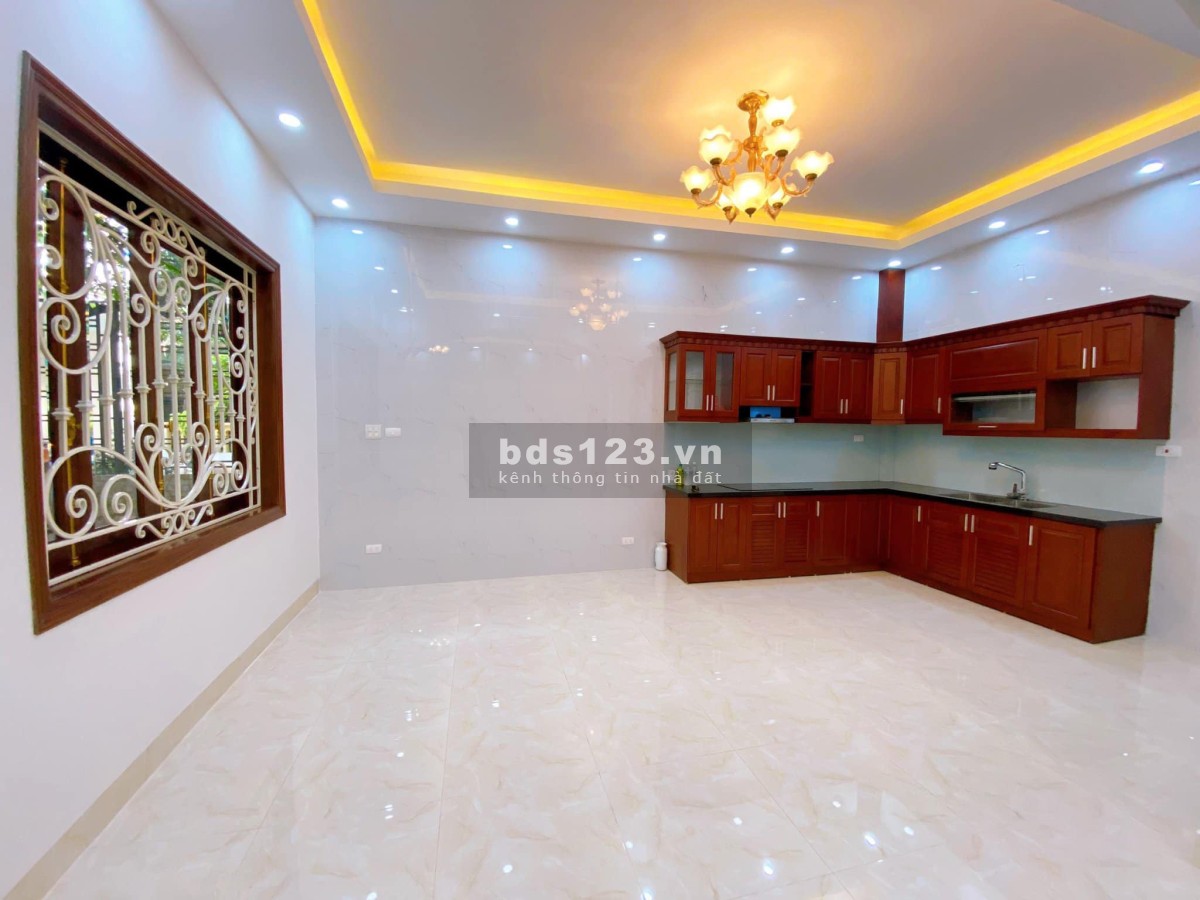 Bán nhà riêng Phố Trần Thái Tông, Cầu Giấy, Ô Tô, Ngõ Đẹp Hơn Phố, DT 50M2 5T, MT 4m, Giá Nhỉnh 6 Tỷ