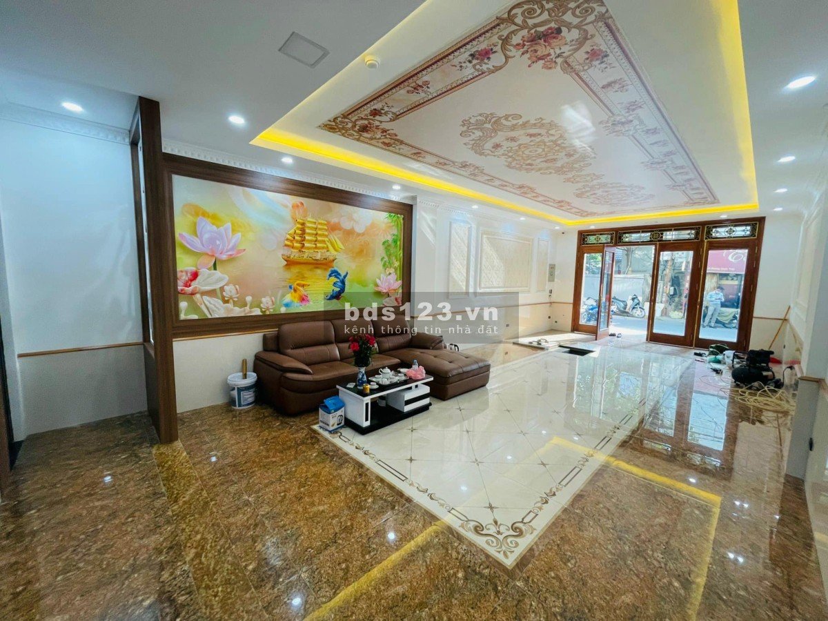 Bán nhà riêng Nghi Tàm Tây Hồ kinh doanh văn phòng 2 ô tô vô nhà giá hơn 7 tỷ