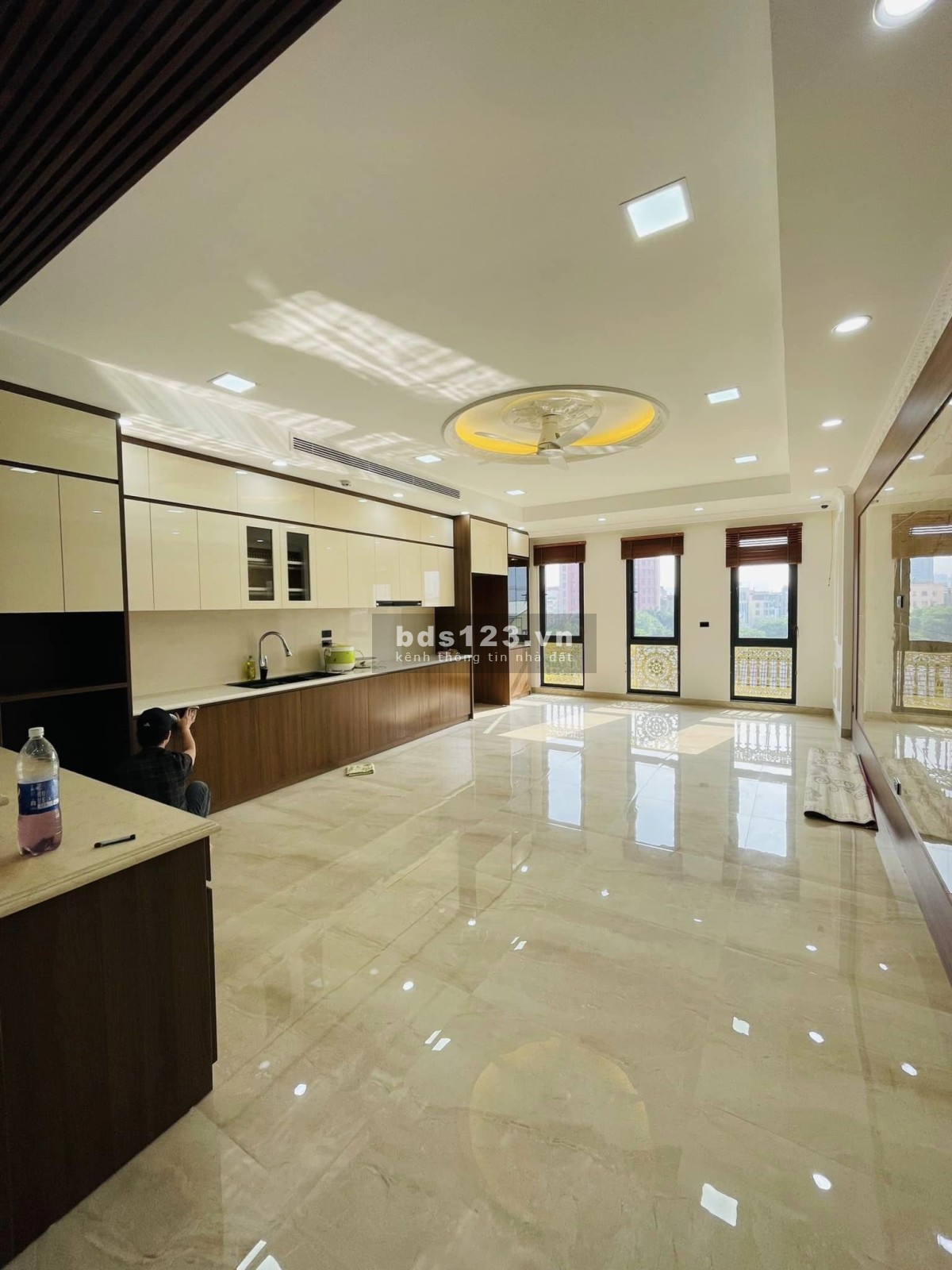 Bán nhà riêng Nghi Tàm Tây Hồ kinh doanh văn phòng 2 ô tô vô nhà giá hơn 7 tỷ