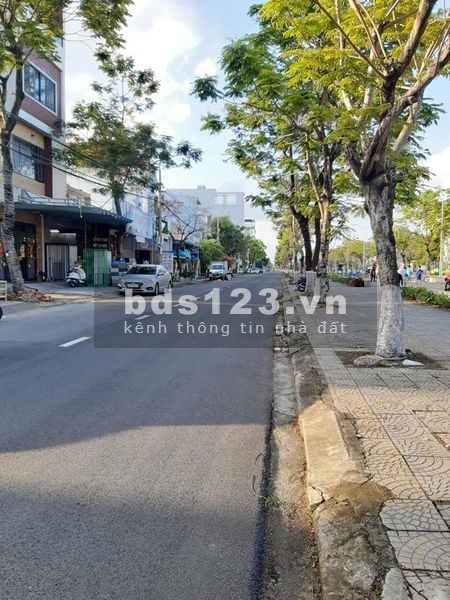 Bán nhà riêng chính chủ MT Hải Châu Đà Nẵng giá rẻ bất ngờ diện tích 88m², đường rộng thênh thang