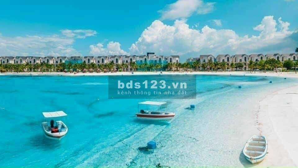 Cần bán gấp căn hộ 2pn + 1, 2wc góc, view thoáng tại Vinhomes Ocean Park, giá 1,95tỷ. LH: 0974878742