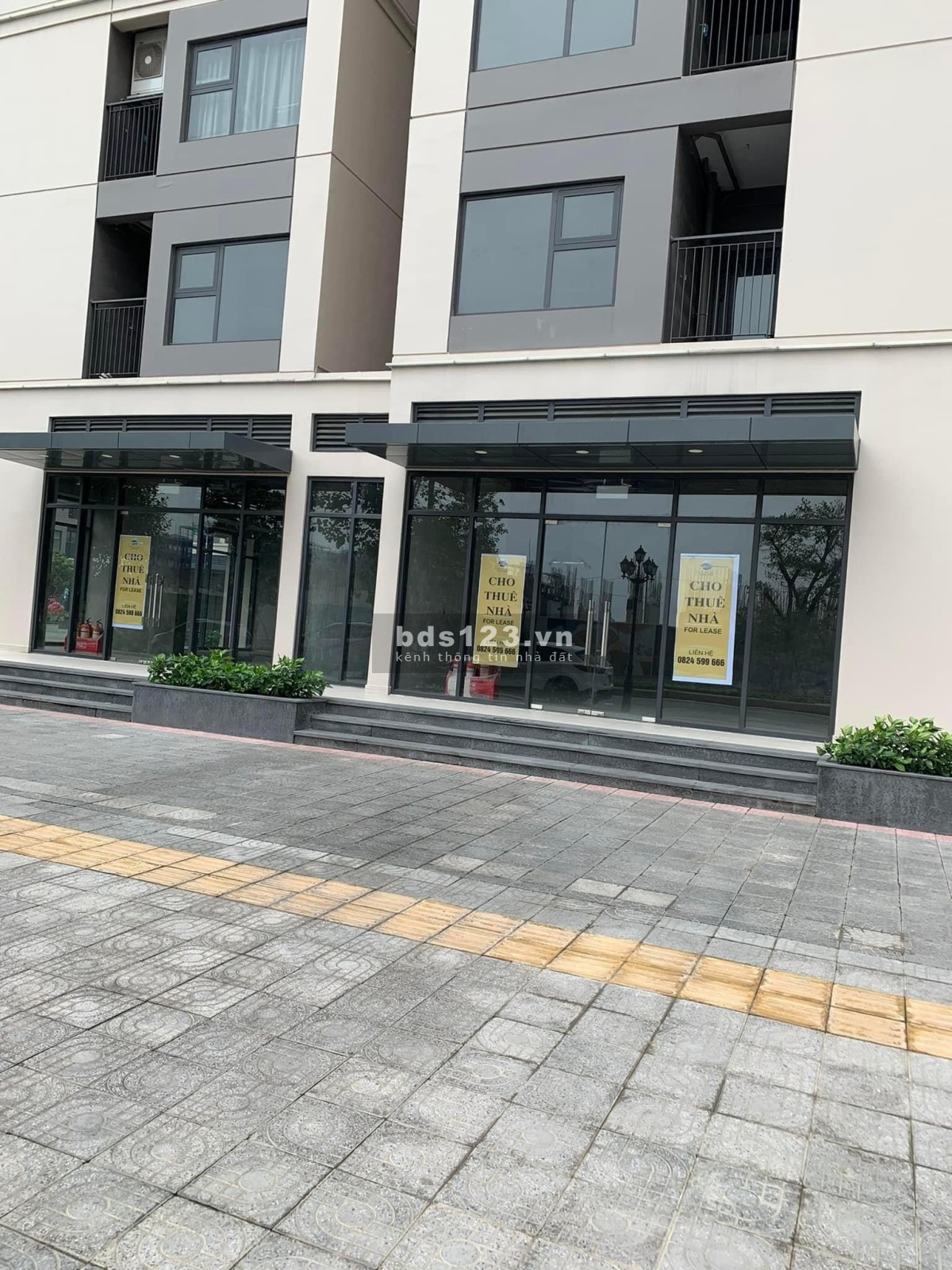 Cho thuê Shop Đế 2 mặt tiền Góc 82m tại KĐT Vinhomes Ocean Park. Liên hệ 0828233899