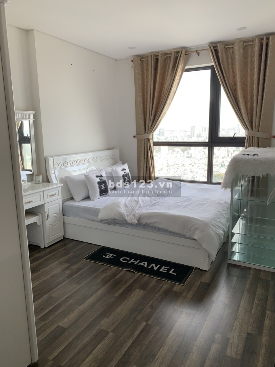 Cần bán căn hộ HaDo Centrosa 86m2, 2PN, Q.10, giá: 8.2tỷ, LH: 0362668864