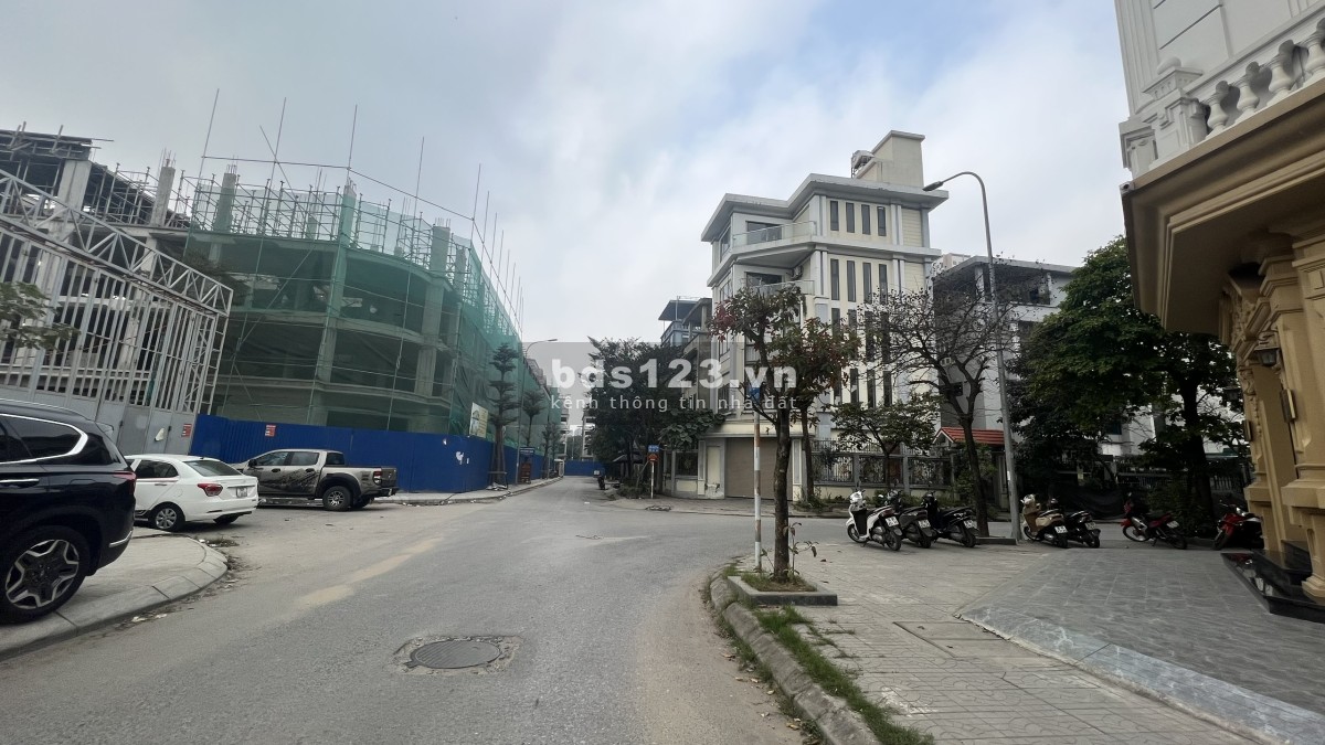 Bán gấp căn LK Kinh Doanh 93m2 KĐT mới Hạ Đình. Giá rẻ 23,5Tỷ