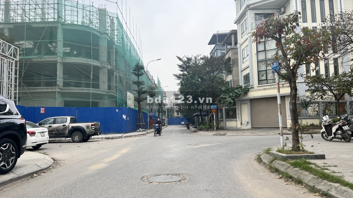 Bán gấp căn LK Kinh Doanh 93m2 KĐT mới Hạ Đình. Giá rẻ 23,5Tỷ