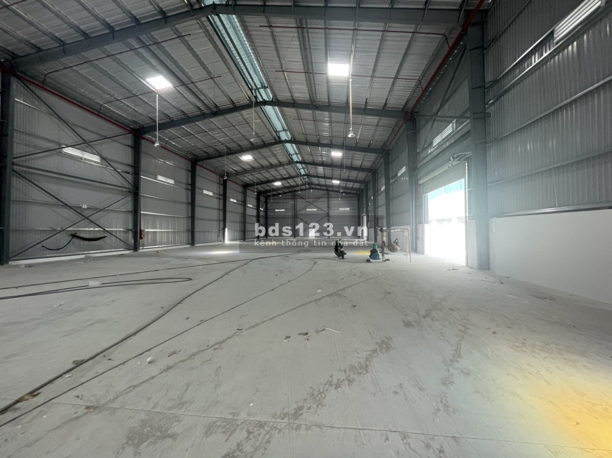 Cần cho thuê dài hạn kho xưởng mặt tiền đường trong KCN Hải Sơn, huyện Đức Hòa, tỉnh Long An