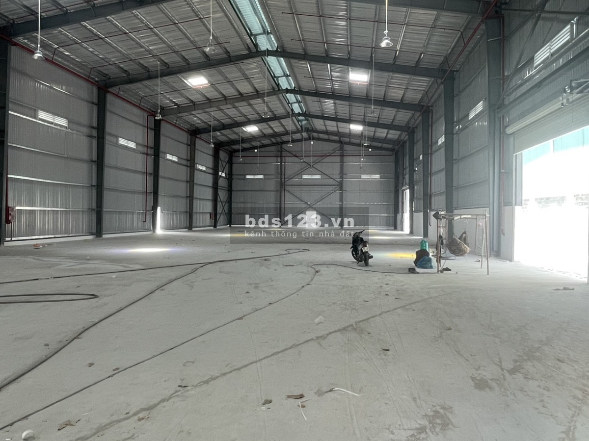 Cần cho thuê dài hạn kho xưởng mặt tiền đường trong KCN Hải Sơn, huyện Đức Hòa, tỉnh Long An