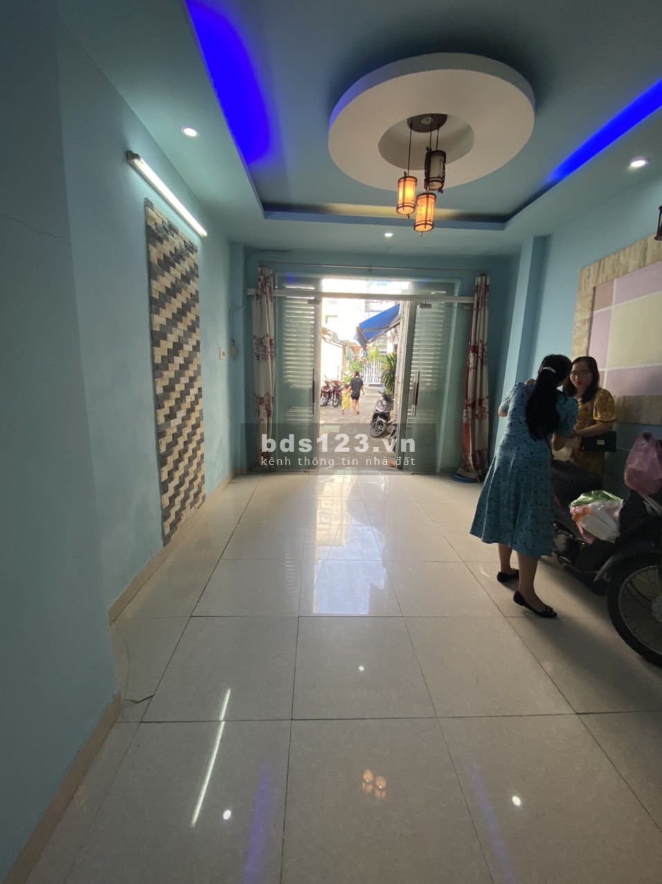Chính chủ Ngộp cần bán gấp Nhà 2 tầng giá tốt hẻm thoáng đường Nguyễn Thượng Hiền, P.6, Bình Thạnh