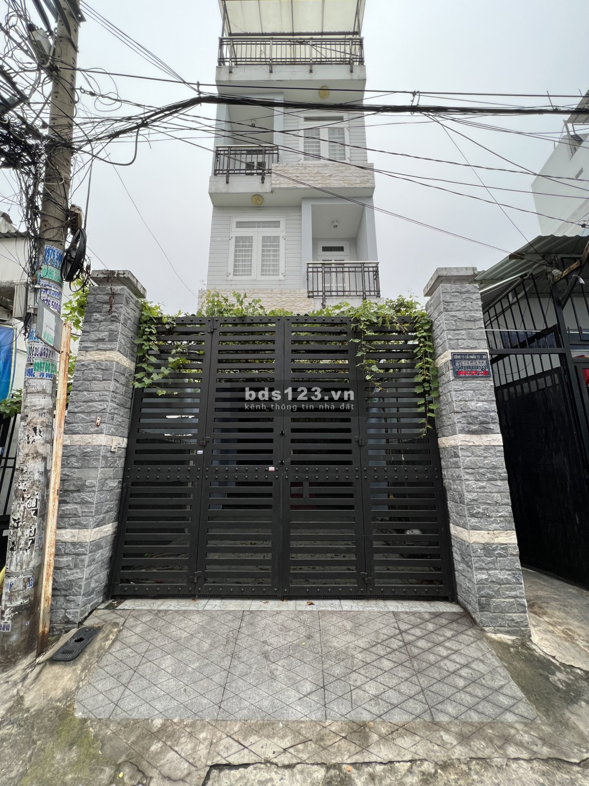Bán nhà đẹp, hẻm xe hơi thông đường Huỳnh Văn Nghệ. P15, Tân Bình