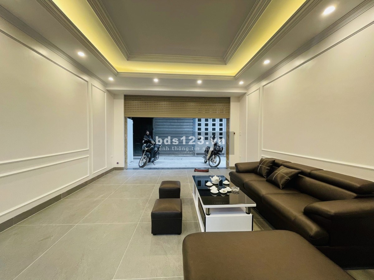 Bán nhà phố Thái Hà, Đống Đa. Dt 70m, 8t, mt 4,8m, 19tỷ. Nội thất xịn, kinh doanh văn phòng.