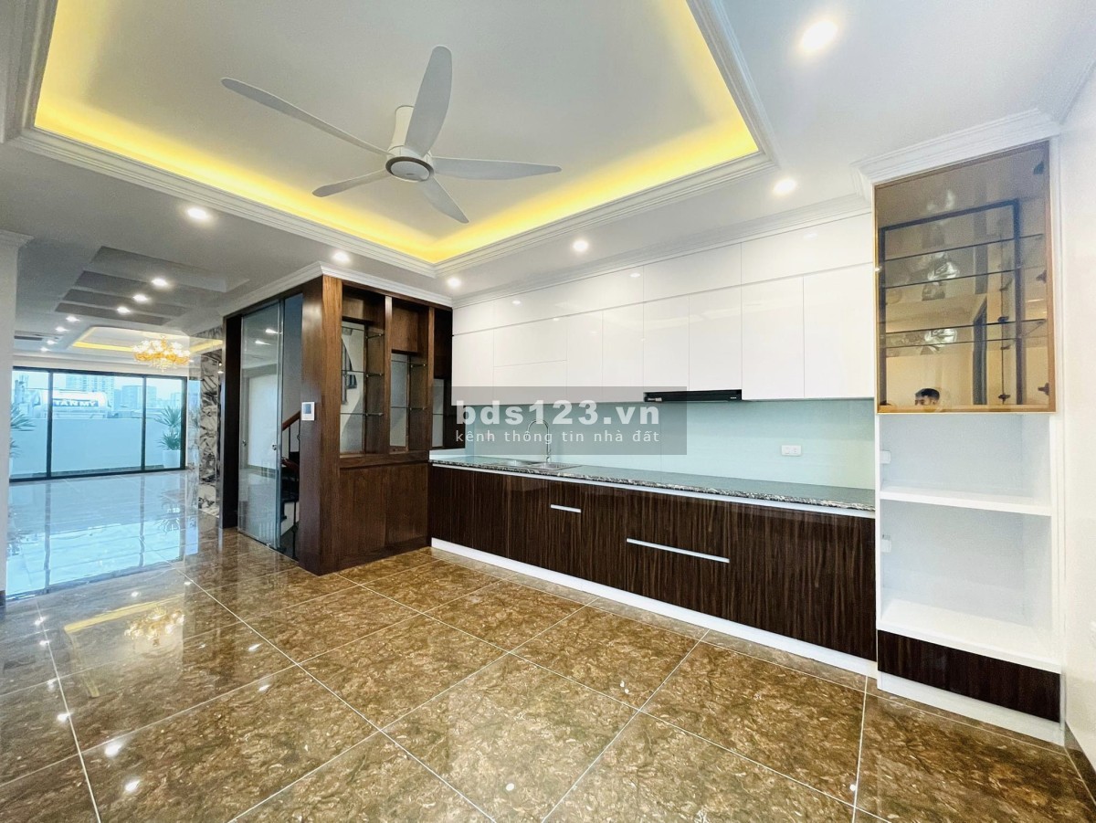 Bán nhà phố Thái Hà, Đống Đa. Dt 70m, 8t, mt 4,8m, 19tỷ. Nội thất xịn, kinh doanh văn phòng.