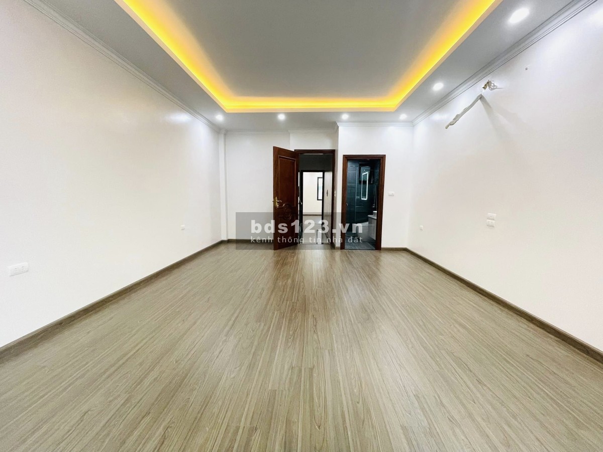 Bán nhà phố Thái Hà, Đống Đa. Dt 70m, 8t, mt 4,8m, 19tỷ. Nội thất xịn, kinh doanh văn phòng.