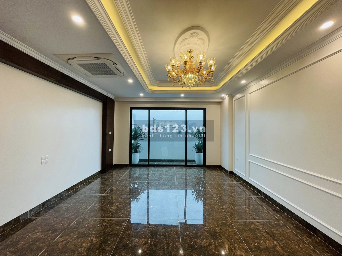 Bán nhà phố Thái Hà, Đống Đa. Dt 70m, 8t, mt 4,8m, 19tỷ. Nội thất xịn, kinh doanh văn phòng.