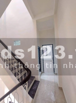 Đại hạ giá, giảm 400tr Đê Trần Khát Chân, sát phố, oto, 40m2, chỉ còn 3 tỷ 85