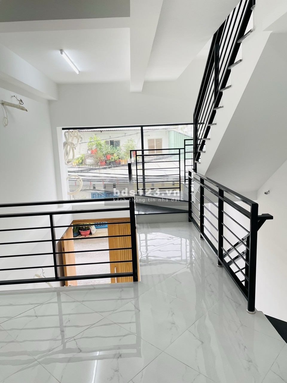 Chính chủ Ngộp Bank cần bán gấp nhà mới xây HXH đường Nguyễn Văn Thương,p25 Bình Thạnh, SHR