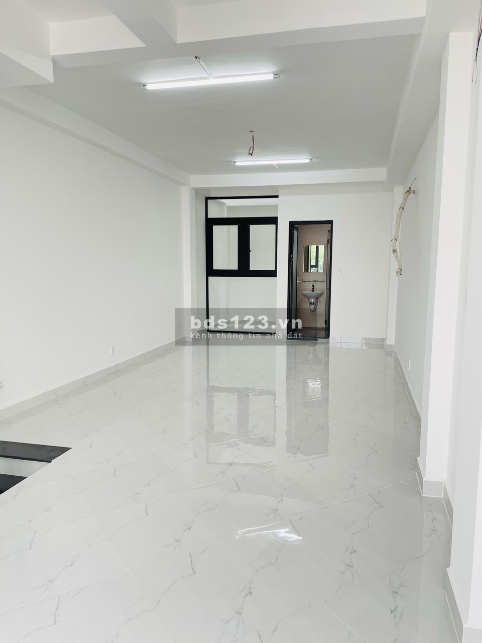 Chính chủ Ngộp Bank cần bán gấp nhà mới xây HXH đường Nguyễn Văn Thương,p25 Bình Thạnh, SHR