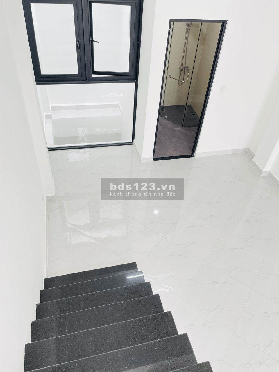 Chính chủ Ngộp Bank cần bán gấp nhà mới xây HXH đường Nguyễn Văn Thương,p25 Bình Thạnh, SHR