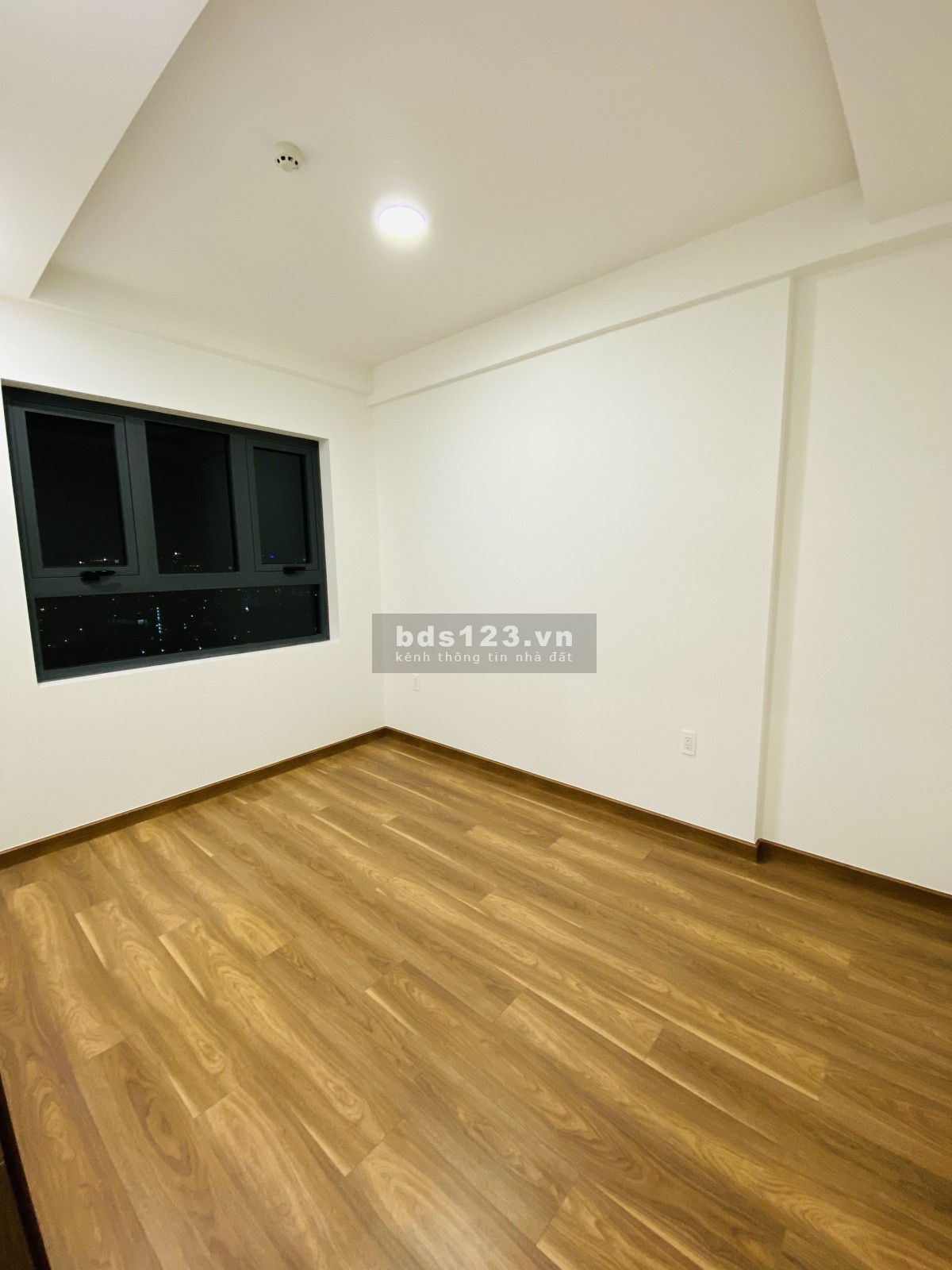 Hot deal bán căn hộ Q7 Riverside Complex giá 2.8 tỷ, chốt ngay căn 73m2, 2PN tầng cao, view thoáng