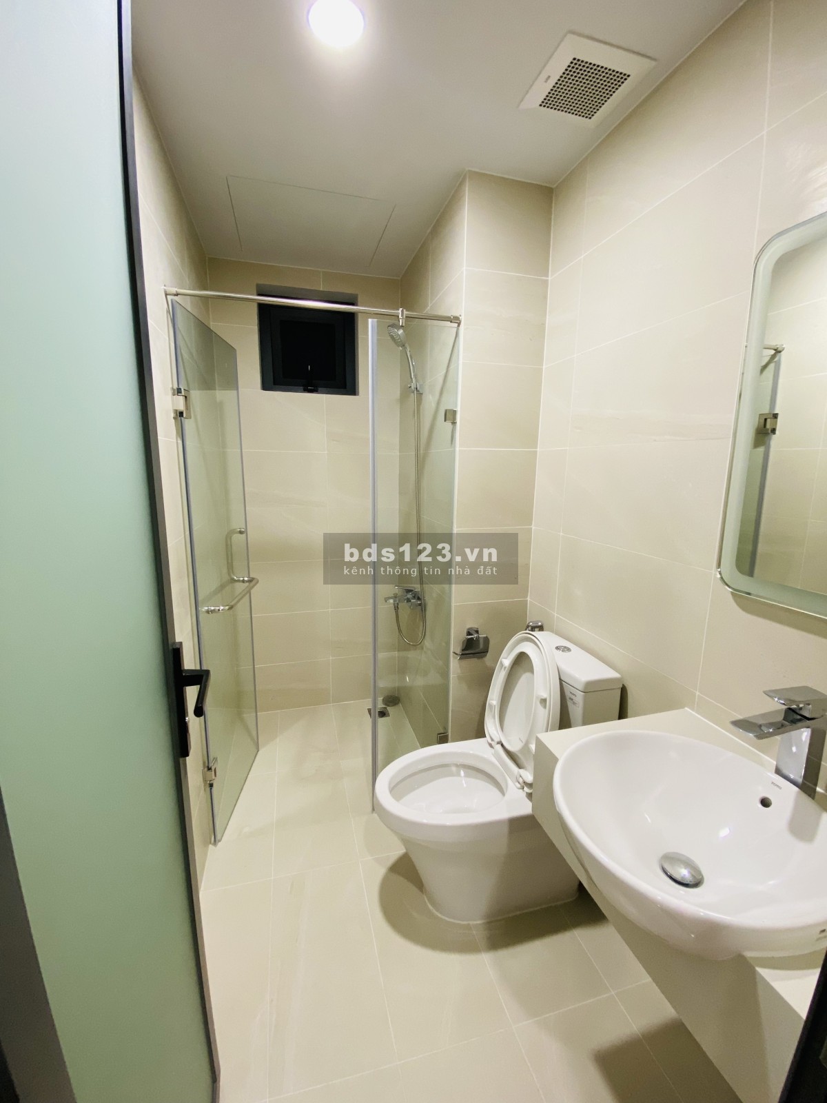 Hot deal bán căn hộ Q7 Riverside Complex giá 2.8 tỷ, chốt ngay căn 73m2, 2PN tầng cao, view thoáng