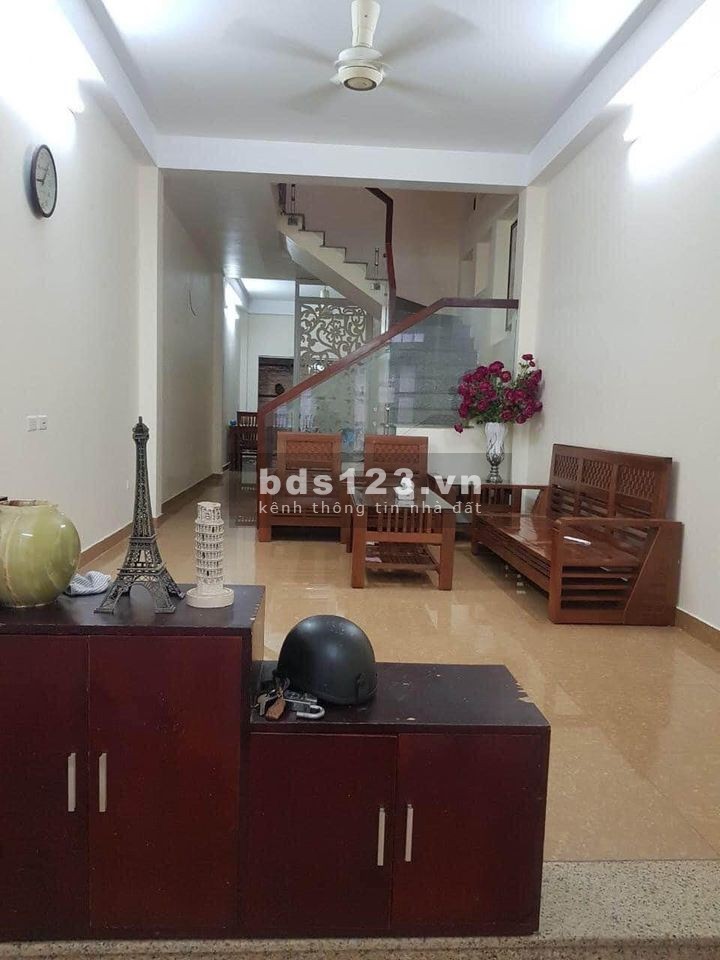 Bán nhà riêng chính chủ phố Yên Hòa DT 56m² x 3 tầng khu dân trí cao, giá chỉ 7,5 tỷ