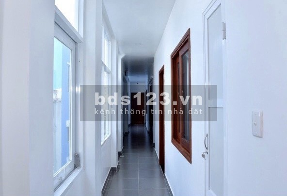 Cho thuê căn hộ dịch vụĐc: 212 Nguyễn Thái Bình, p.12. Tân Bình, HCM