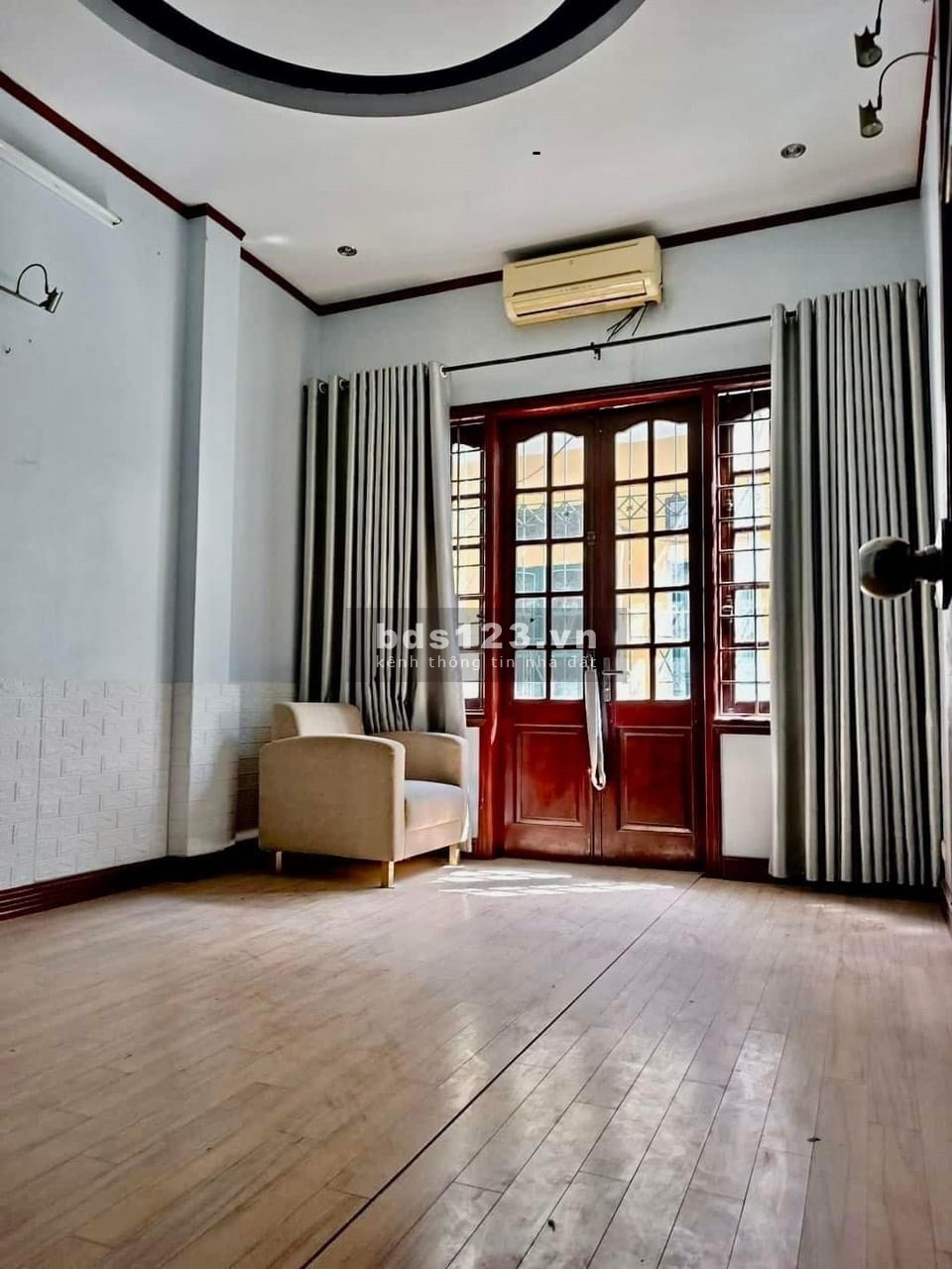 Bán nhà phố Tô Vĩnh Diện - ô tô đỗ cửa - có thang máy - kết cấu 6 tầng