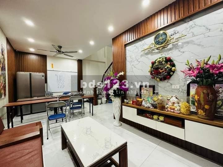 Bán nhà đẹp Văn La Hà Đông, thiết kế đẹp, 2 thoáng trước sau, oto tránh, kinh doanh tốt