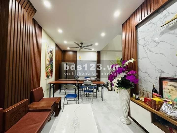 Bán nhà đẹp Văn La Hà Đông, thiết kế đẹp, 2 thoáng trước sau, oto tránh, kinh doanh tốt
