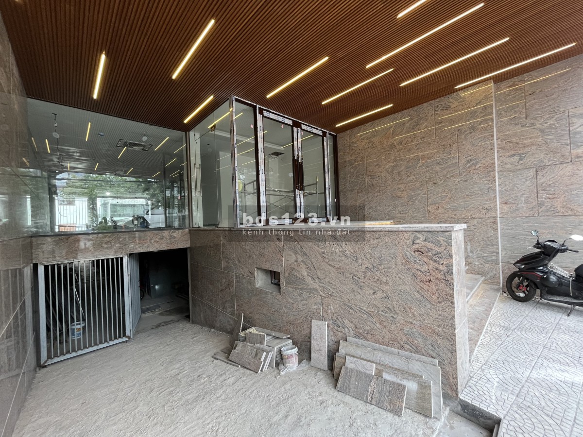 Cho thuê mặt bằng, văn phòng, đường Núi Thành, 100m2 và 150m2