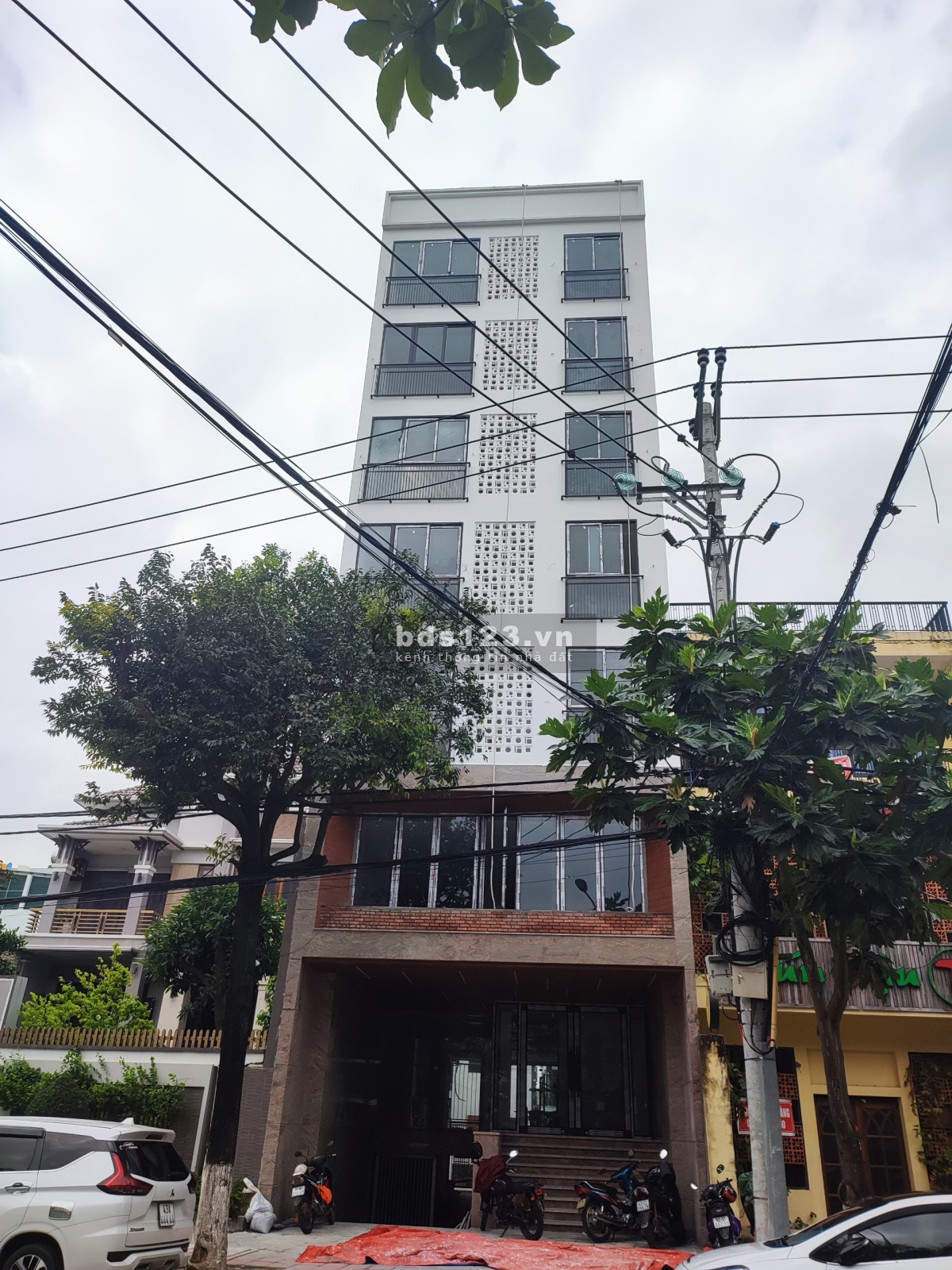 Cho thuê mặt bằng, văn phòng, đường Núi Thành, 100m2 và 150m2