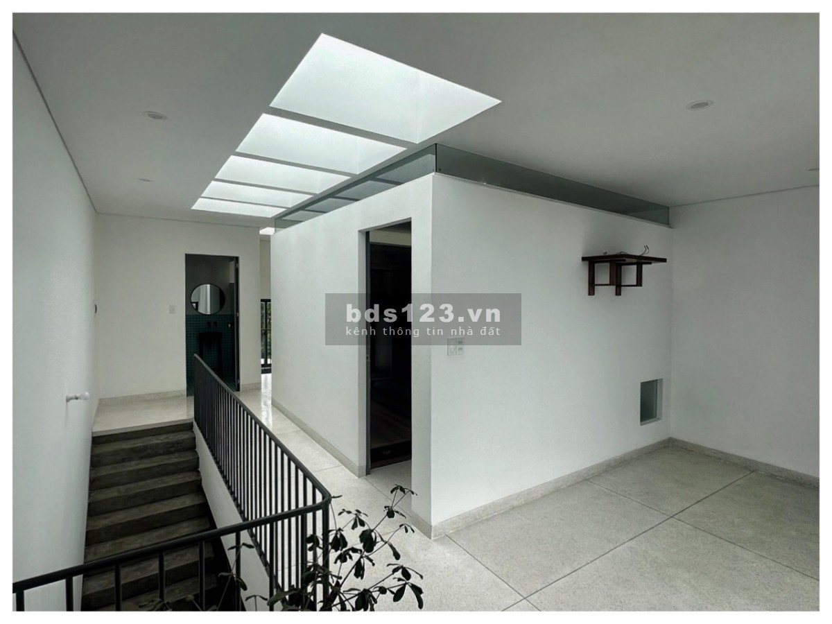 Nhà mới ken 3 tầng kiệt ô tô thông Nam Trân, xem là thích