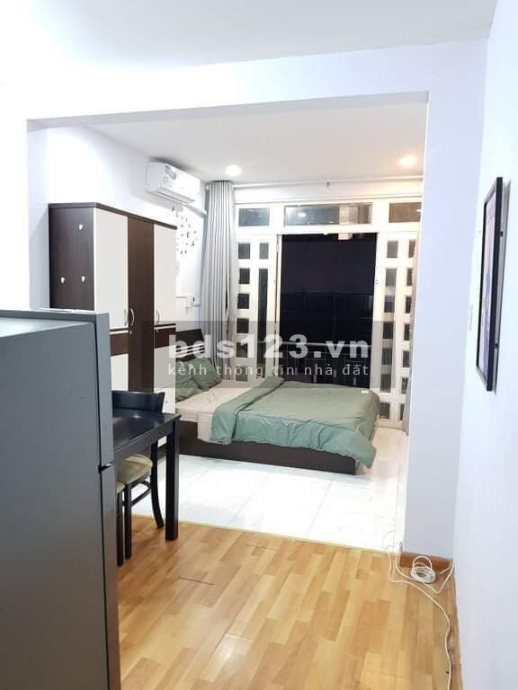 Phòng có ban công ngay chợ Bà Chiểu 37m2