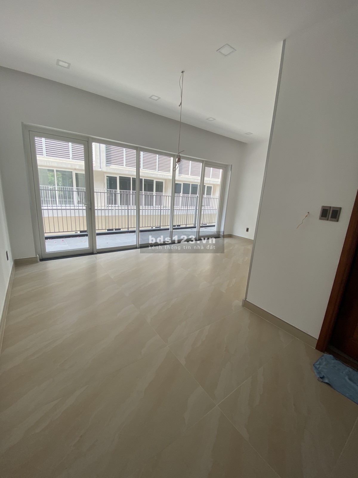 Shophouse Saritown cho thuê. Nguyên căn hoàn thiện có thang máy. Khu đô thị Sala LH: 0902 848 195