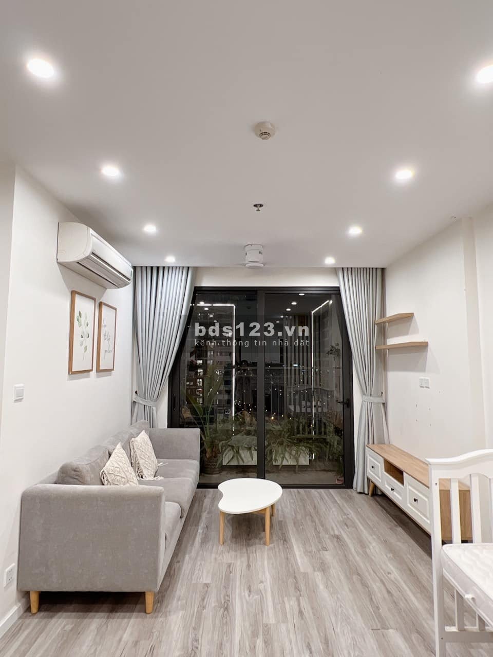 Cho thuê căn hộ 2PN full nội thất đẹp nhất Vinhomes Smart City, view thoáng đãng giá 10tr