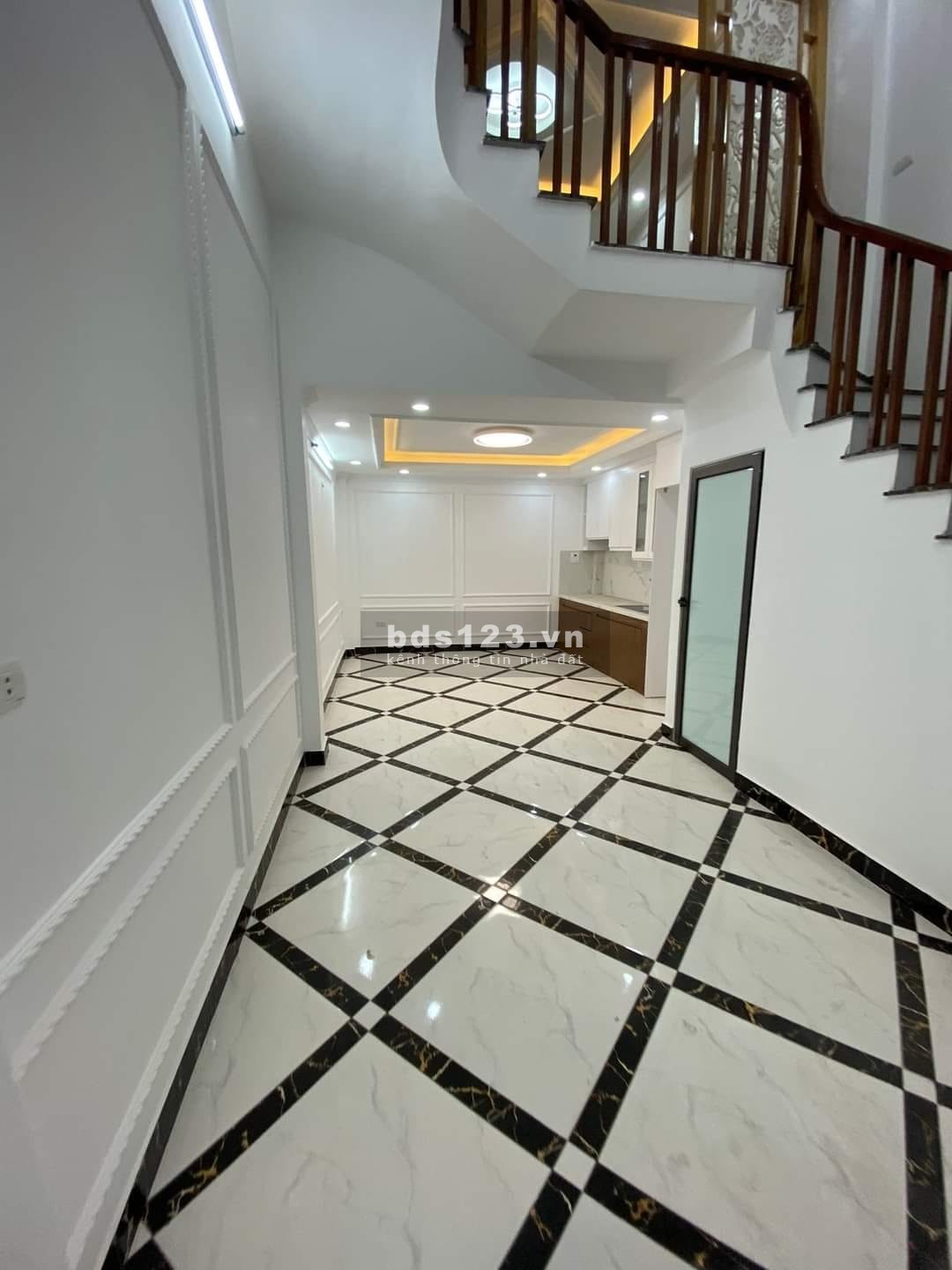Bán nhà riêng Kim Giang Giáp KĐT Linh đàm, gần ngay The Manor park, UBND, ... vô vàn tiện ích