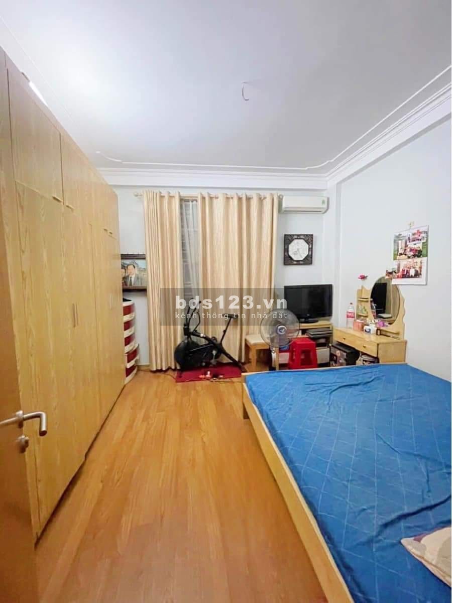 Bán nhà riêng đẹp gần Hồ LIinh Đàm, 10m ra đường ô tô, để lại nội thất