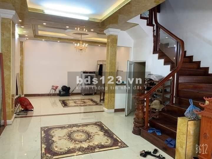 Đường 19/5, nhà đẹp mặt ngõ ô tô đỗ, trung tâm Văn Quán. Kinh doanh sầm uất