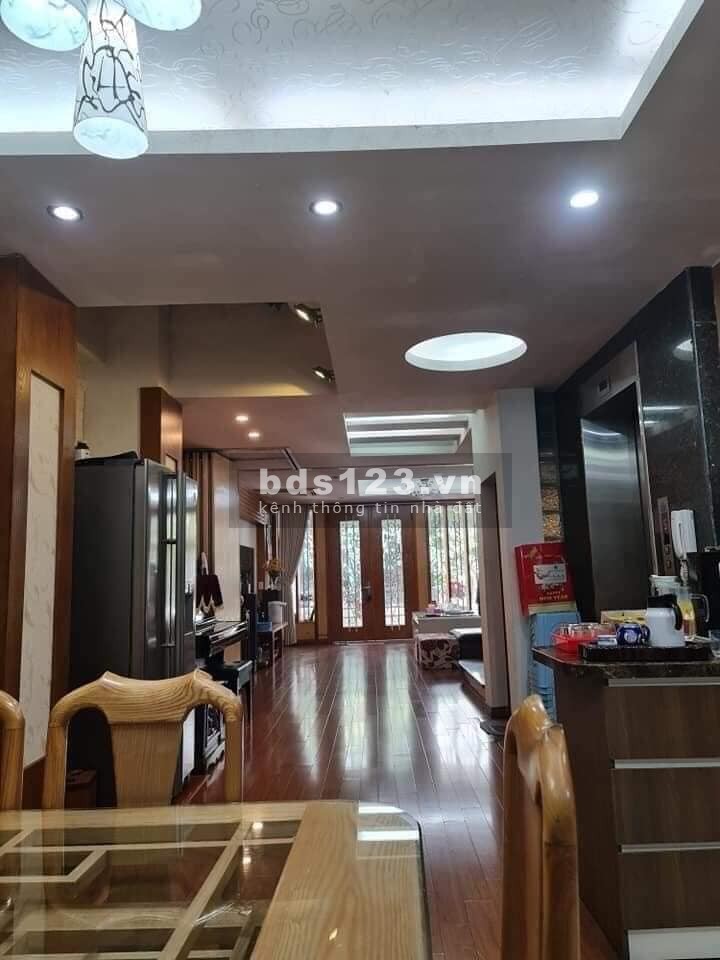 Đường 19/5, nhà đẹp mặt ngõ ô tô đỗ, trung tâm Văn Quán. Kinh doanh sầm uất