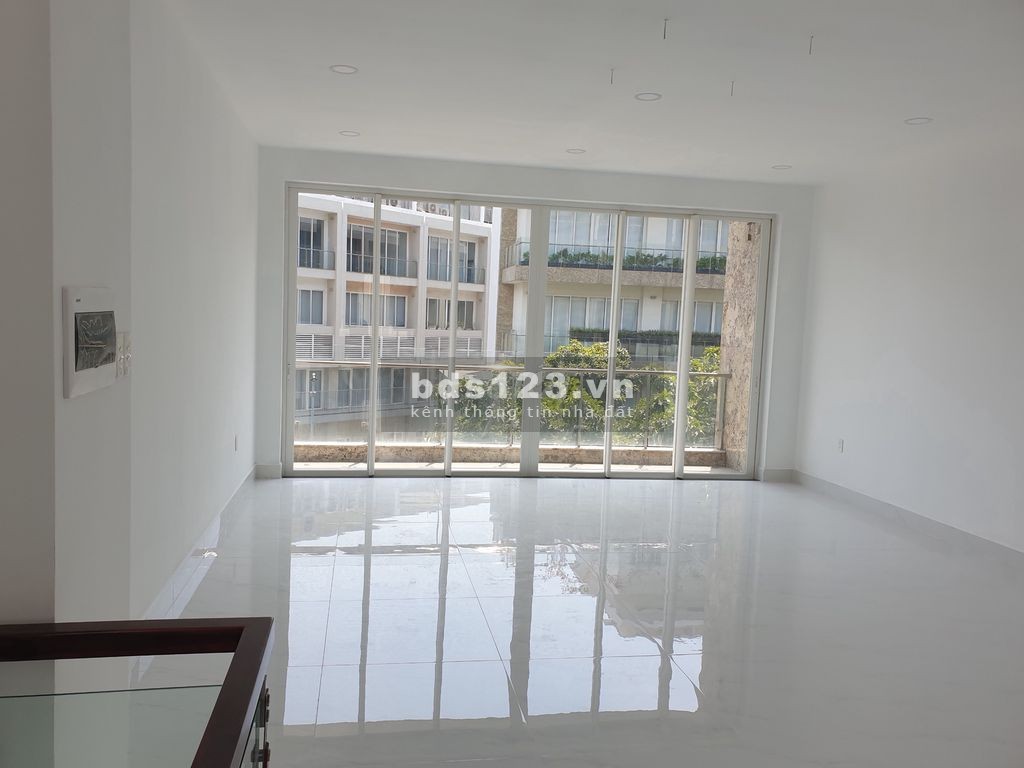 Shophouse Saritown cho thuê. Nguyên căn hoàn thiện có thang máy. Khu đô thị Sala LH: 0902 848 195