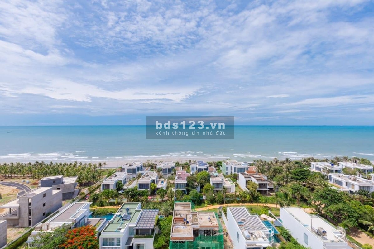Bán căn hộ penthouse view biển chính chủ, mặt tiền 400m, nội thất nhập US, NH hỗ trợ 65%