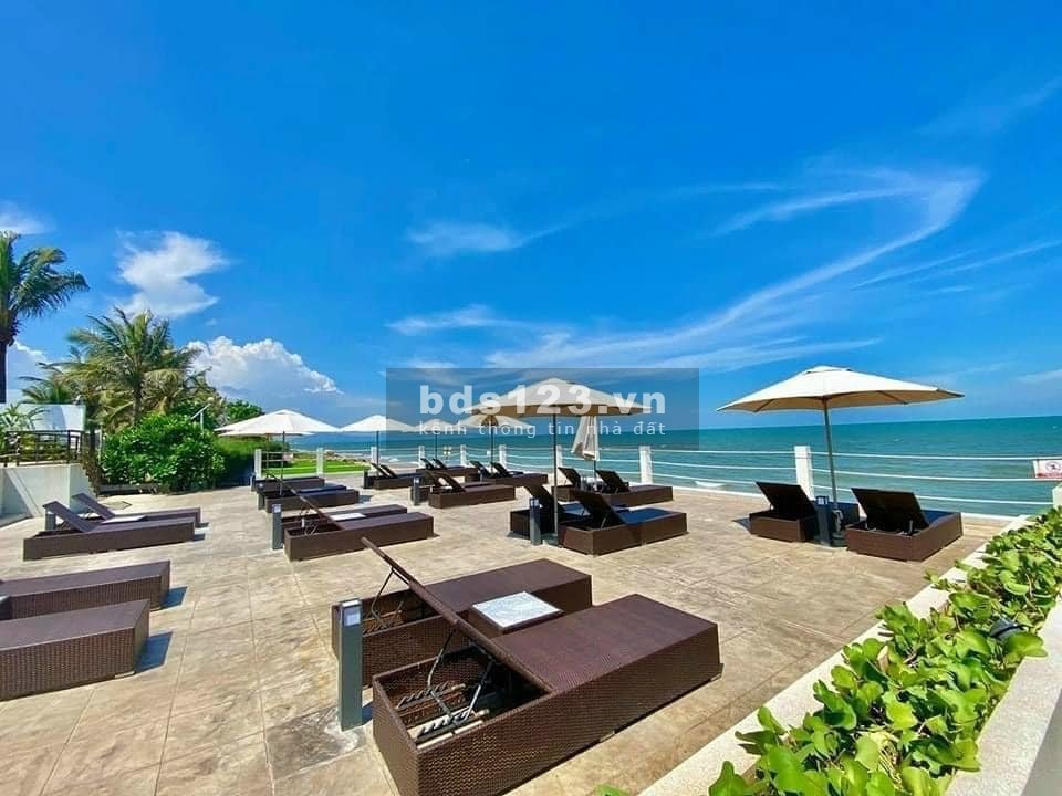 Bán căn hộ penthouse view biển chính chủ, mặt tiền 400m, nội thất nhập US, NH hỗ trợ 65%