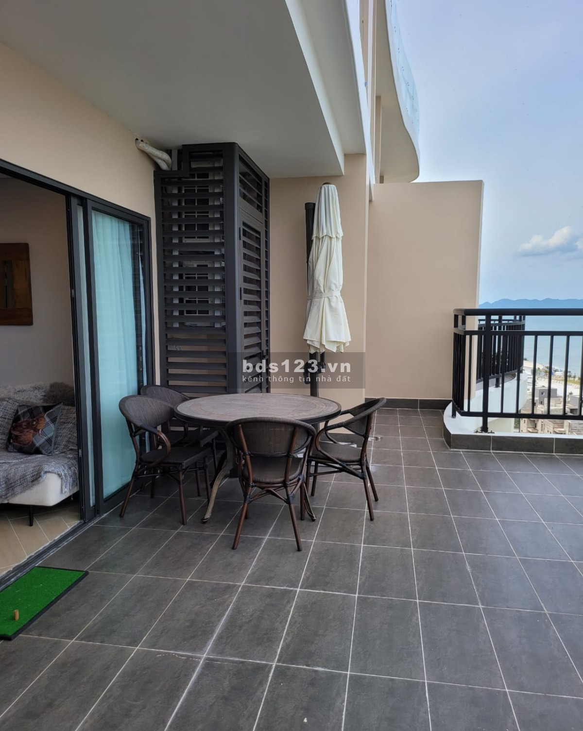 Bán căn hộ penthouse view biển chính chủ, mặt tiền 400m, nội thất nhập US, NH hỗ trợ 65%
