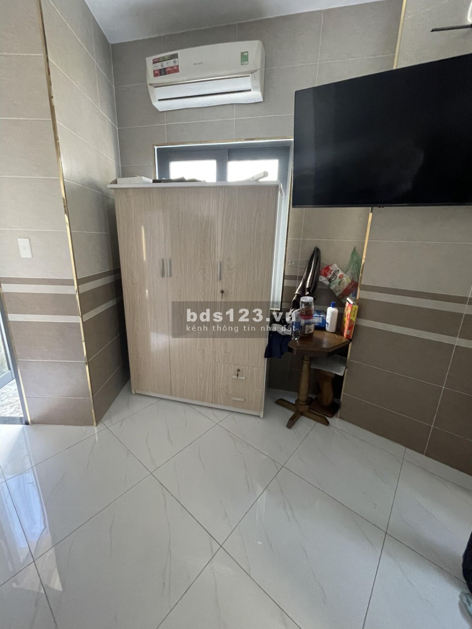 Giảm sốc tiếp 500 trđ,Hiệp Nhất giáp CMT8 P4 Tân Bình, 30m2 4 tầng 3PN, giá 4.8 tỷ. .