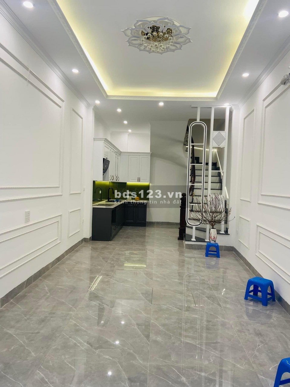 Bán nhà riêng mới xây, ô tô đỗ cửa ngay trung tâm Đống Đa, DT 42m² x 5 tầng, giá 5,8 tỷ