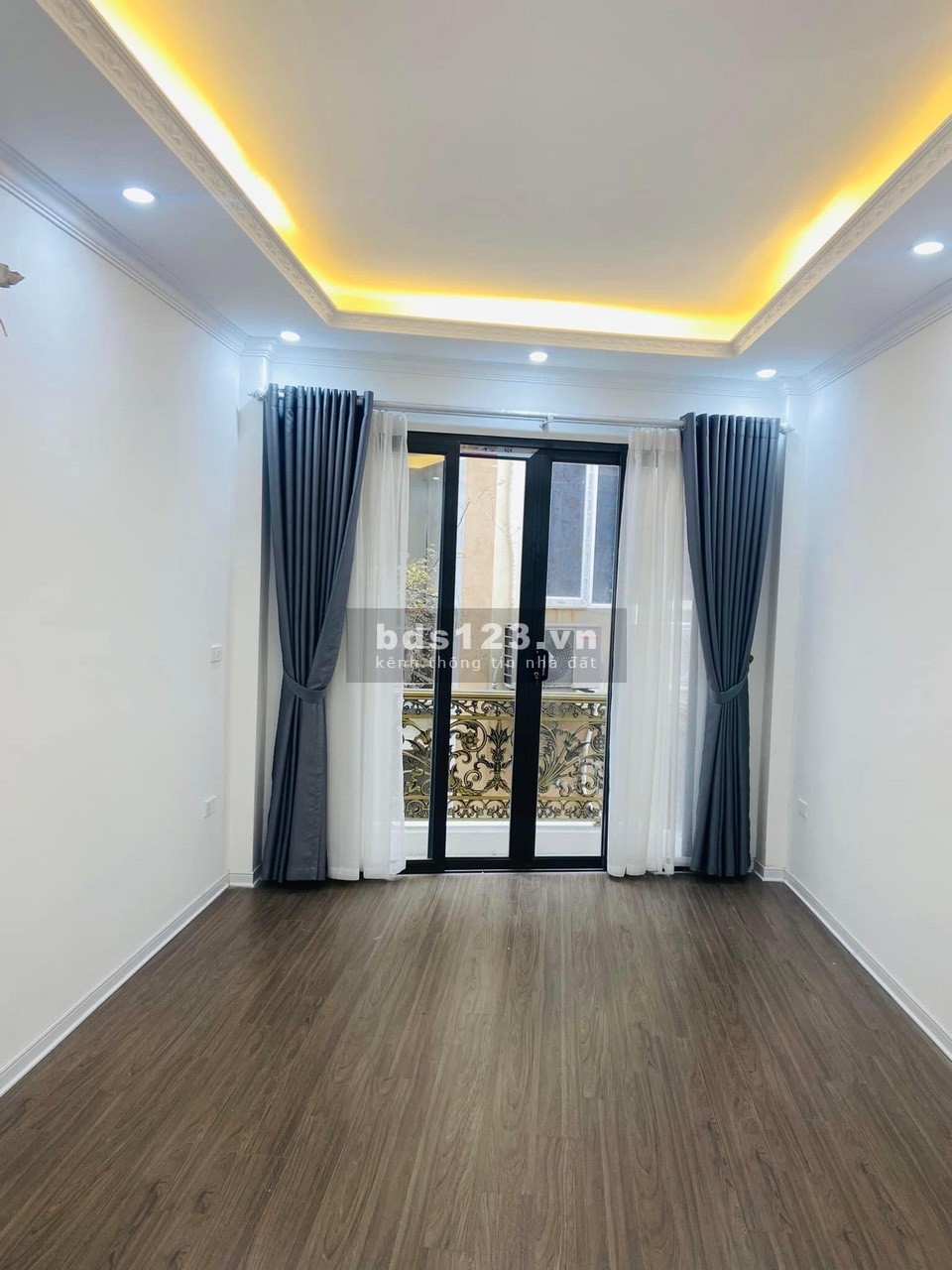 Bán nhà riêng mới xây, ô tô đỗ cửa ngay trung tâm Đống Đa, DT 42m² x 5 tầng, giá 5,8 tỷ