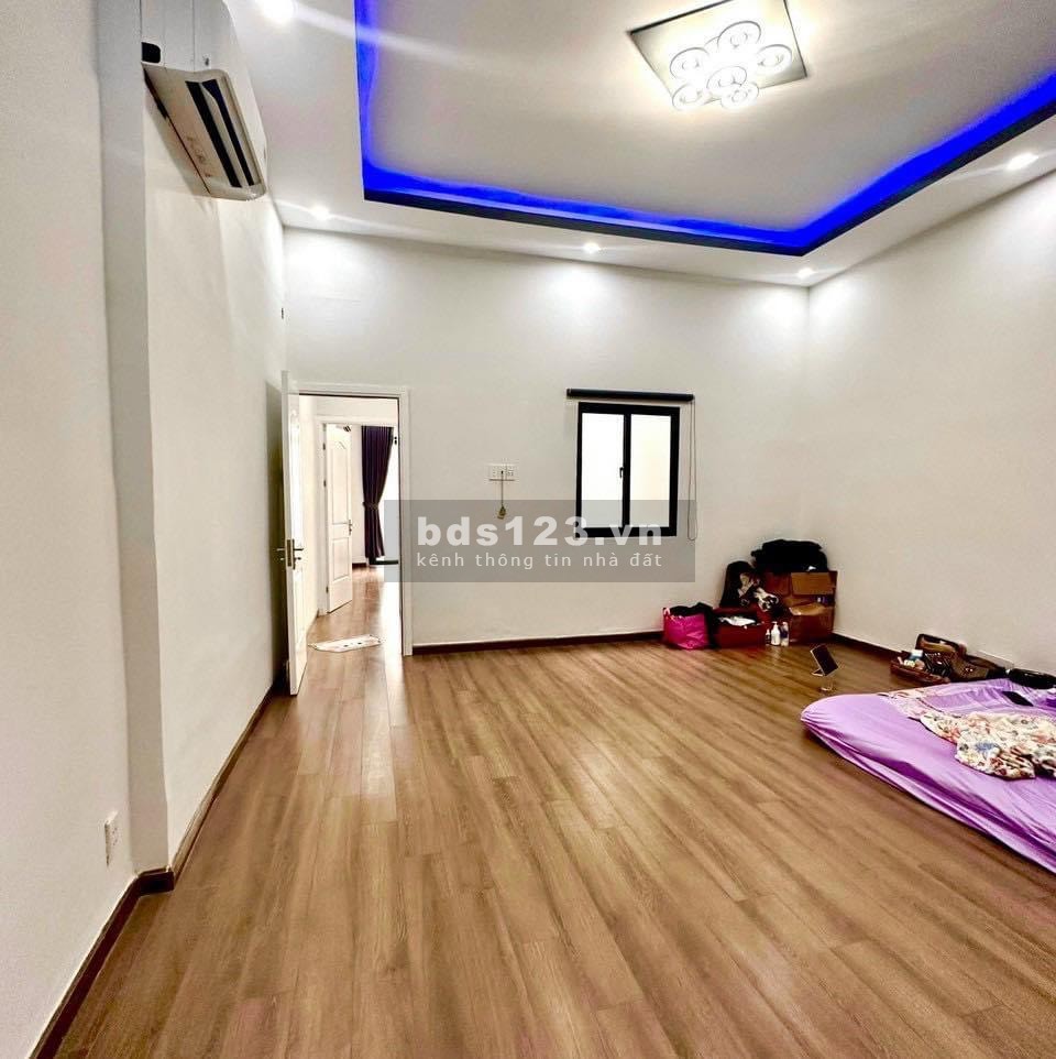 Siêu phẩm, HXH Lã Xuân Oai, Phước Long A, 4x18m, 72m2, 4 tầng, chỉ 4.85 tỷ